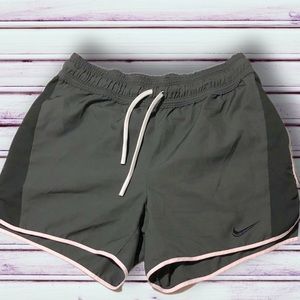 NIKE WOMEN DRI-FIT RUNNING SHORTS STANDARD FIT Gray Black SZ SM